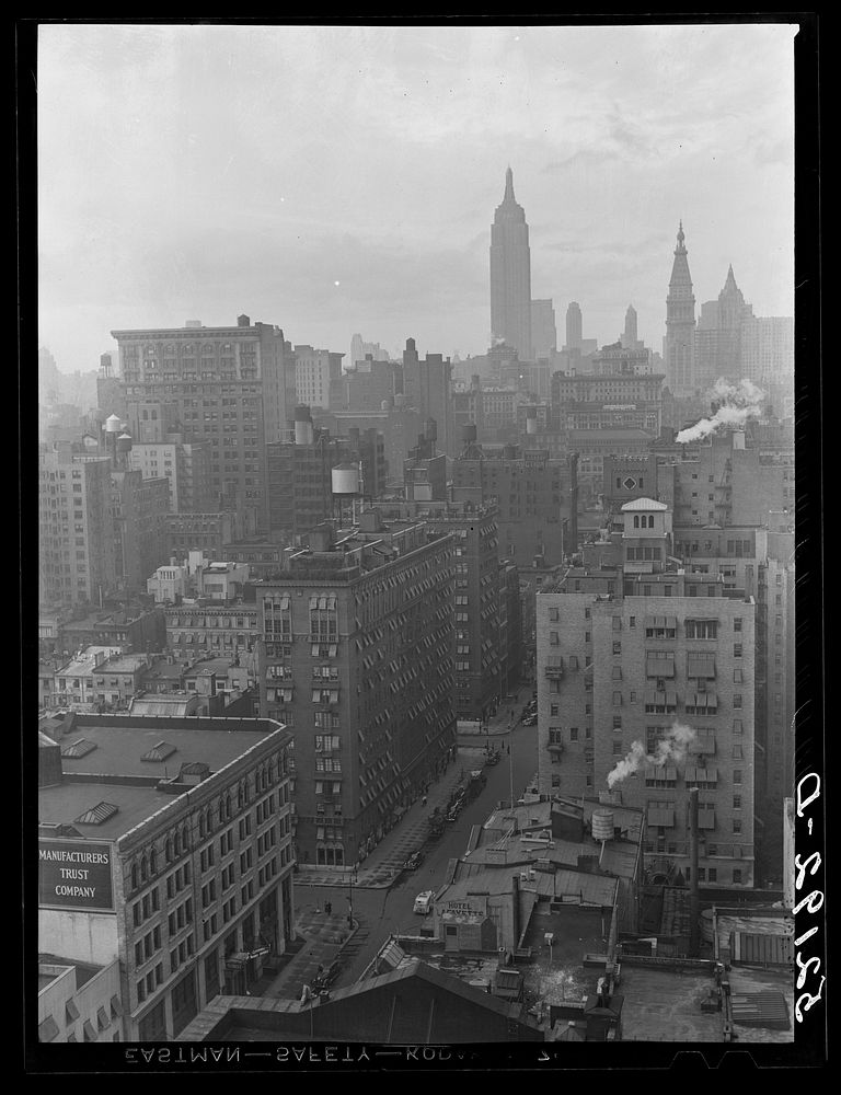 A grey afternoon in New York City looking north from University Place. Sourced from the Library of Congress.