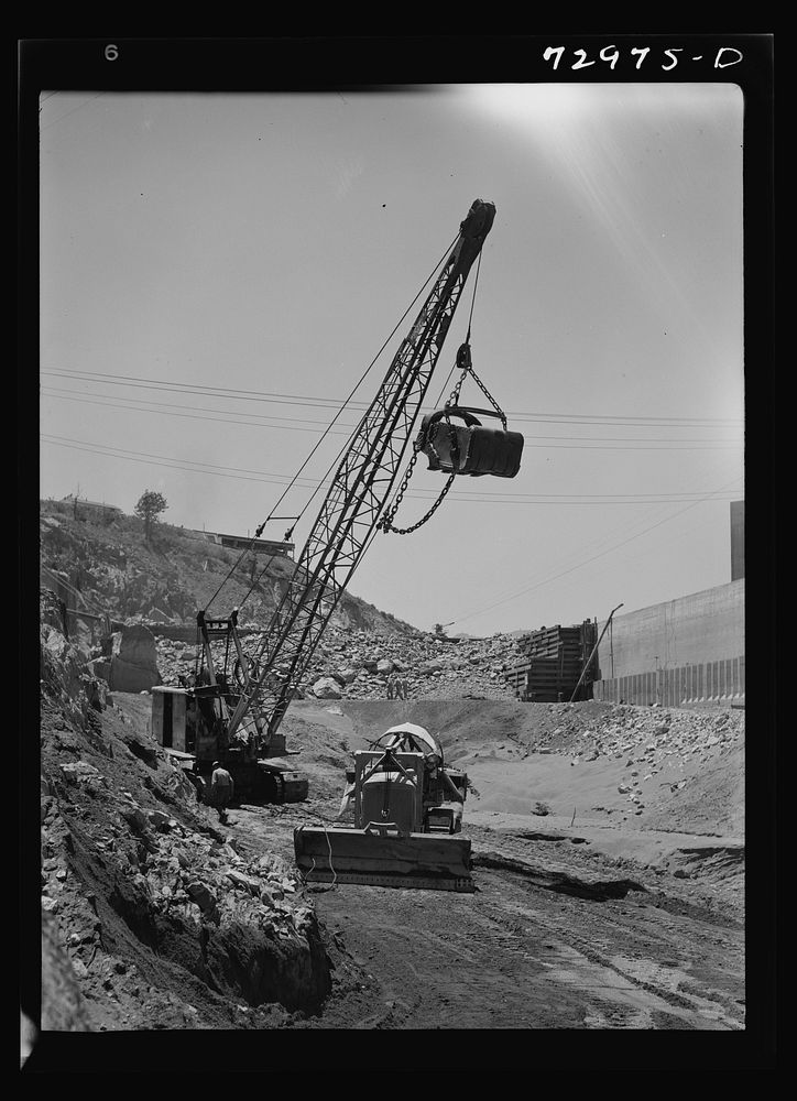 [Untitled photo, possibly related to: Shasta Dam, Shasta County, California. Excavation work] by Russell Lee