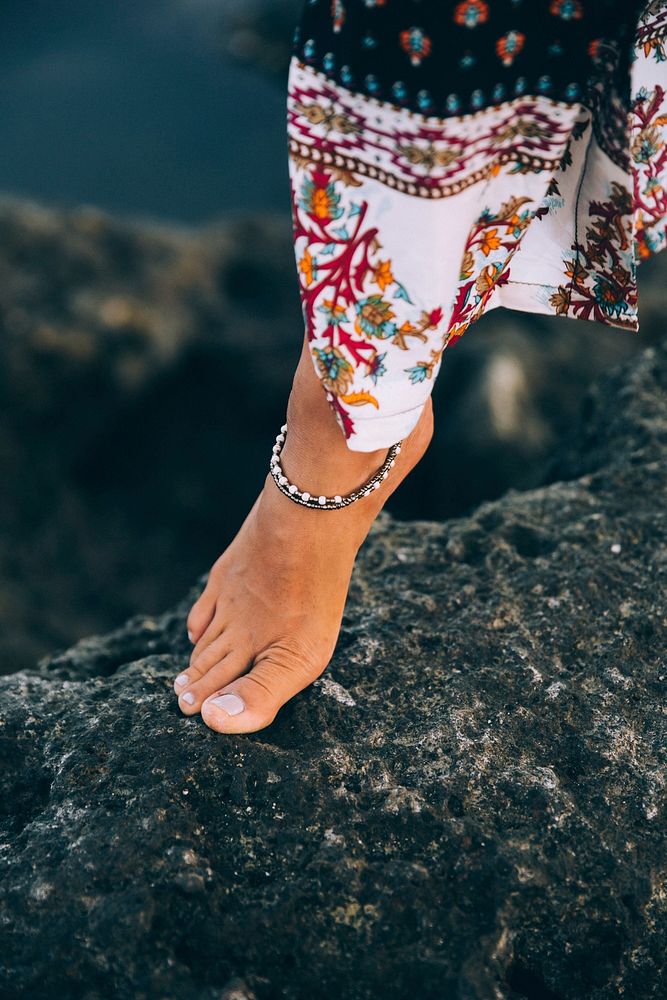 Bohemian woman with bare feet aesthetic, free public domain CC0 photo.