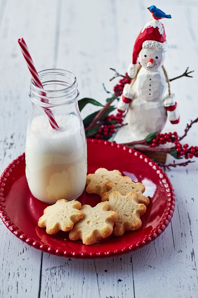Free Christmas cookies image, public domain beverage CC0 photo.
