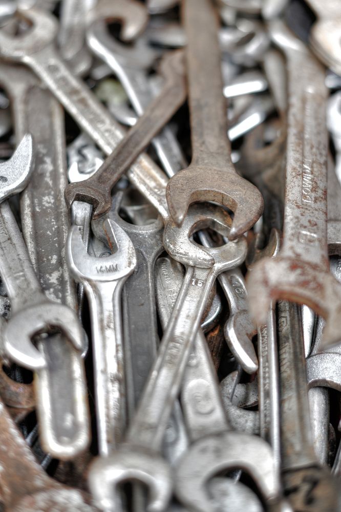 Free close up silver spanners image