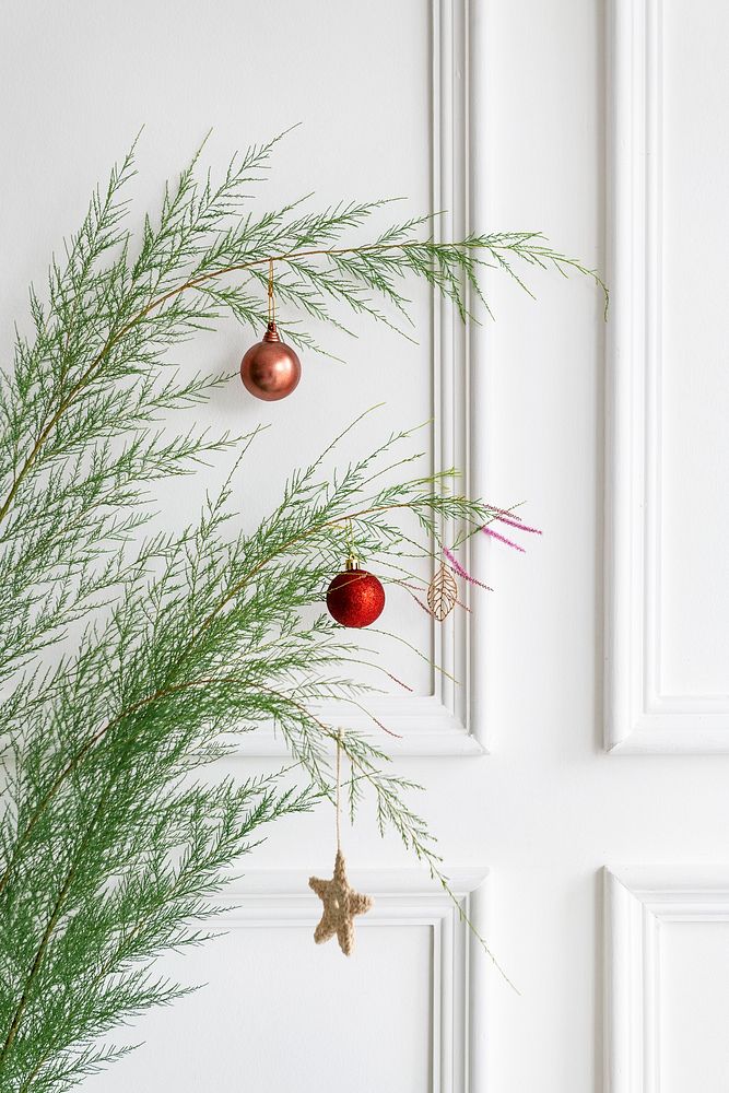 Elegant Christmas tree decoration