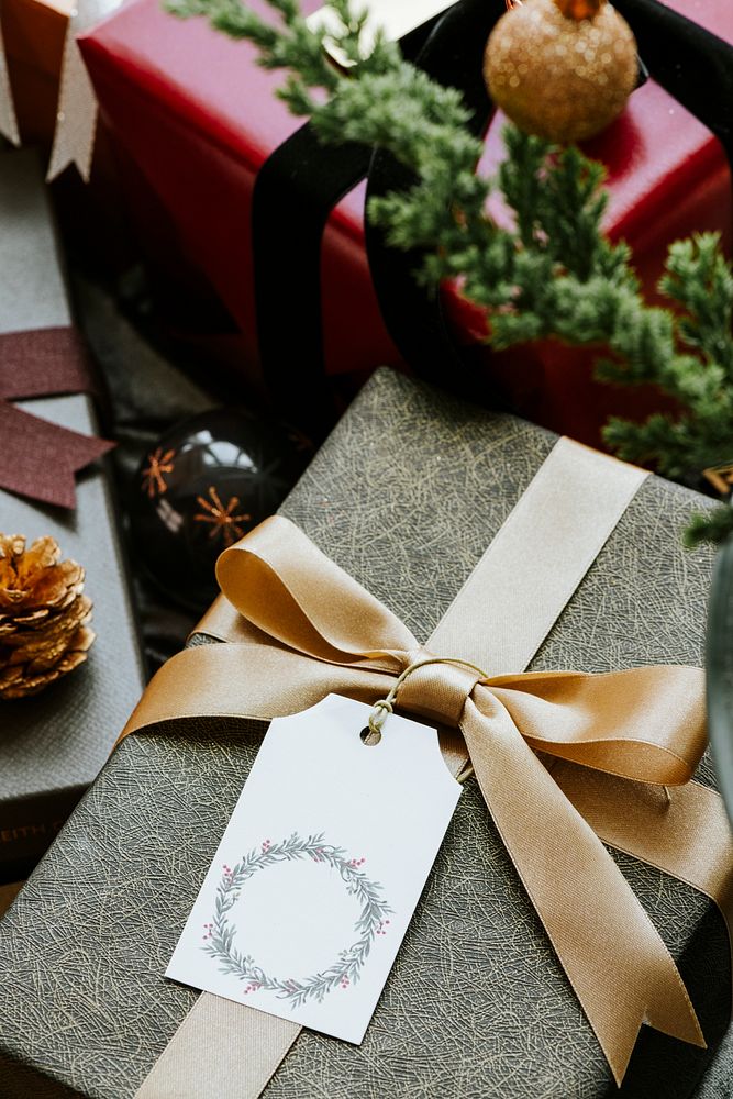 Aerial view of gift box with a tag