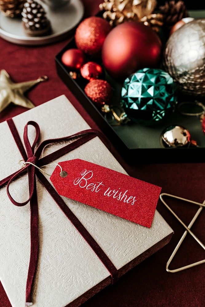 Aerial view of gift box with a tag mockup