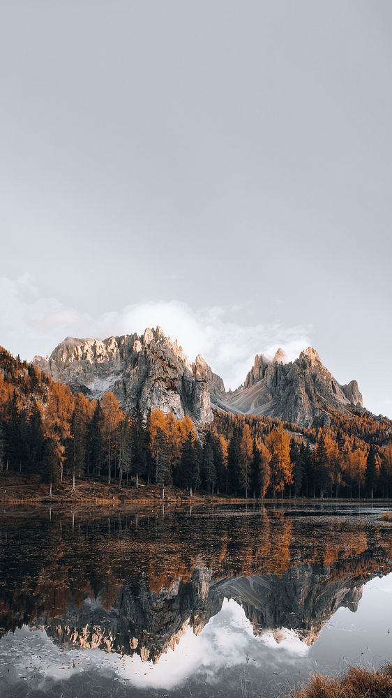 Dolomites lake in autumn mobile phone wallpaper
