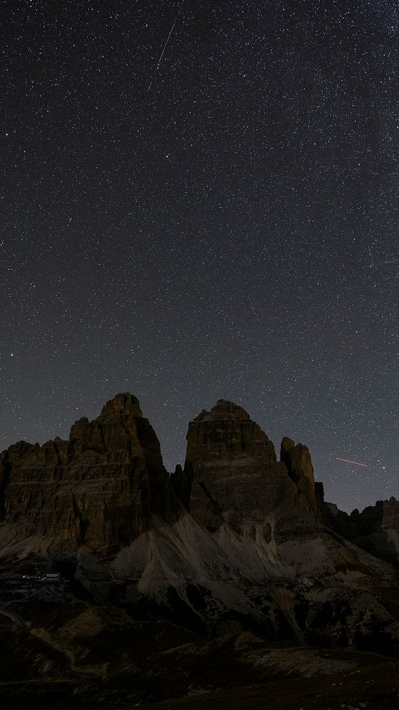 Nature phone wallpaper background, Tre Cime di Lavaredo at night in the Dolomites, Italy