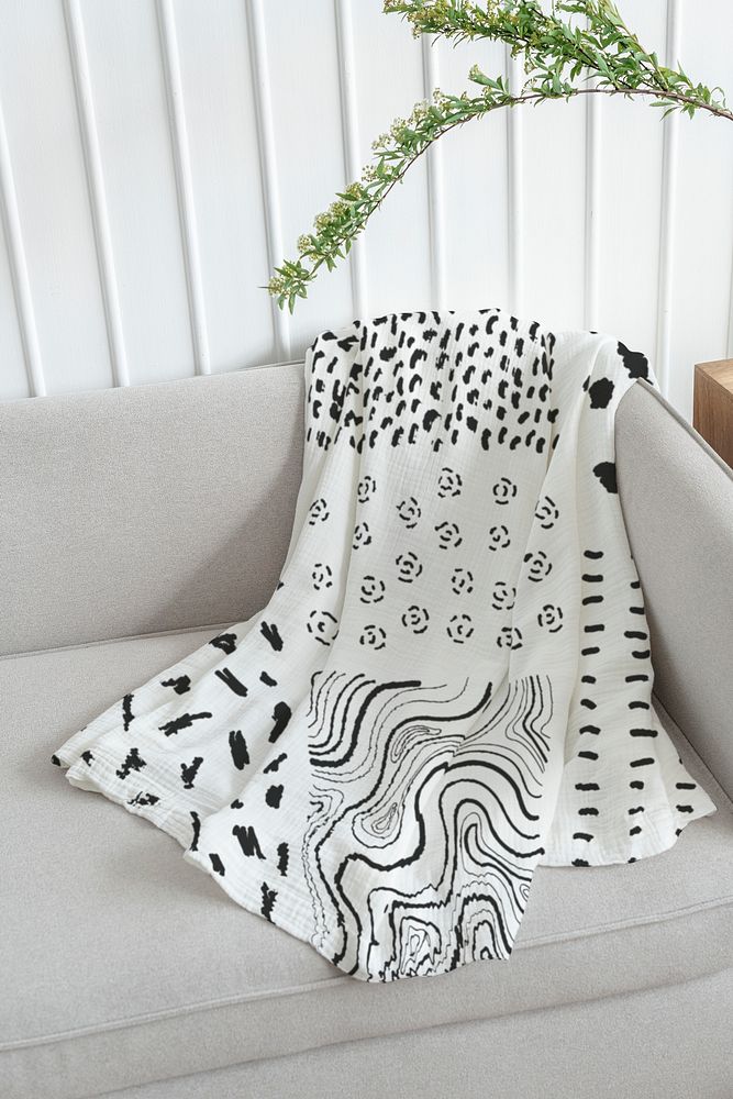 Throw blanket mockup psd in abstract pattern living concept