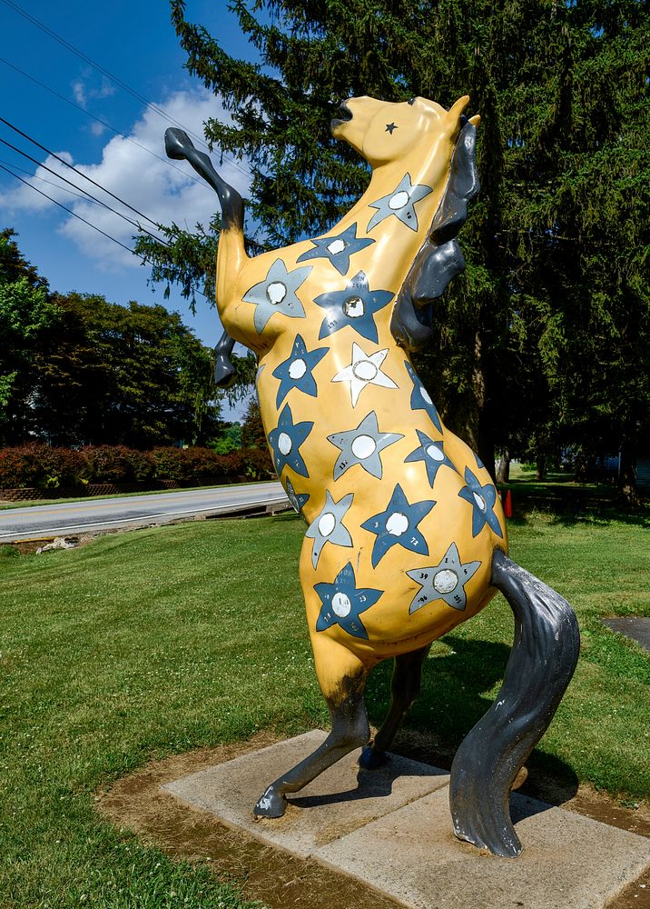 Painted horse statue at the Round Free Photo rawpixel