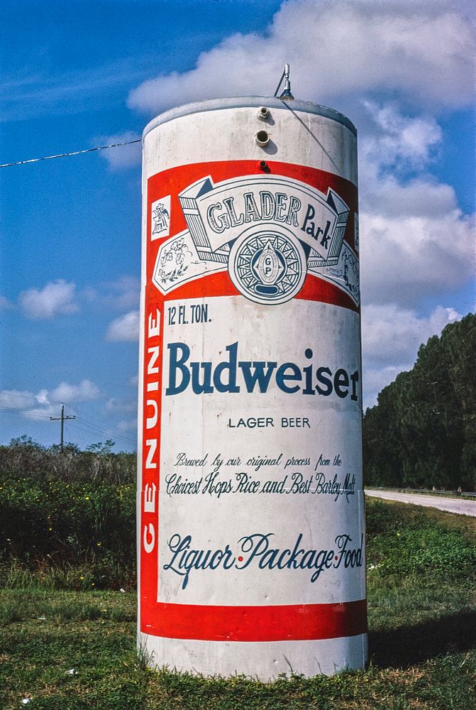 Uncle Bernie's Glader Park beer can sign, Route 41, Coopertown, Florida (1980) photography in high resolution by John…