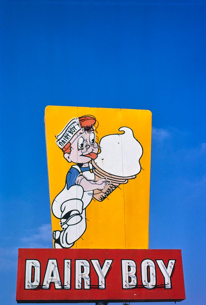 Dairy Box sign, Bartlesville, Oklahoma (1979) photography in high resolution by John Margolies. Original from the Library of…