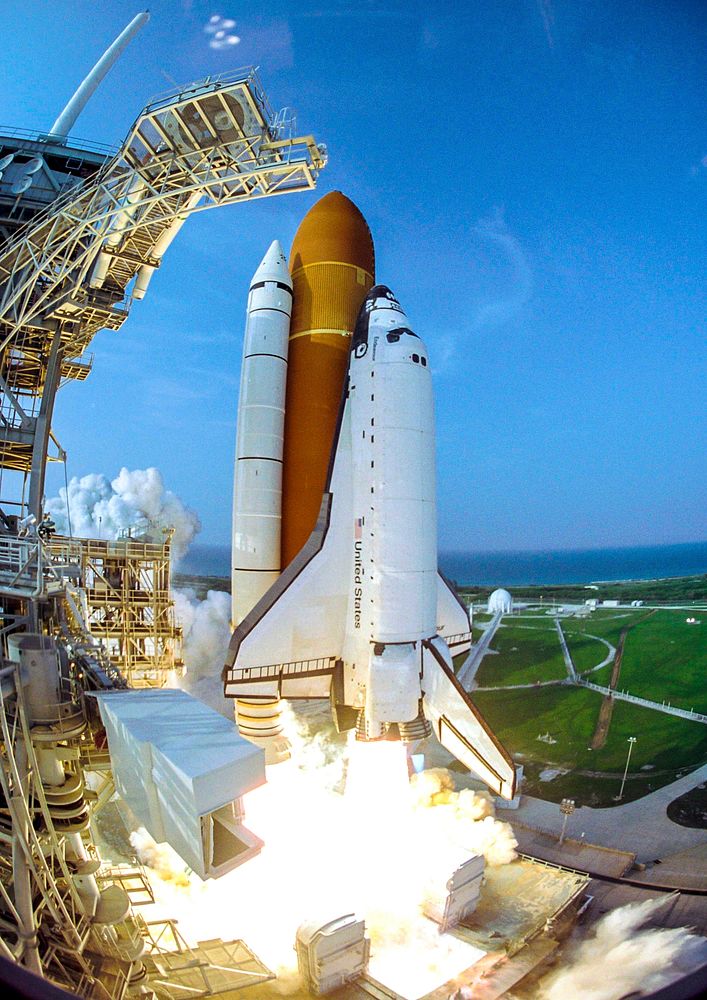 Space shuttle Endeavour lifts off from Launch Pad 39A at NASA's Kennedy Space Center in Florida, 8 Aug. 2007. Original from…
