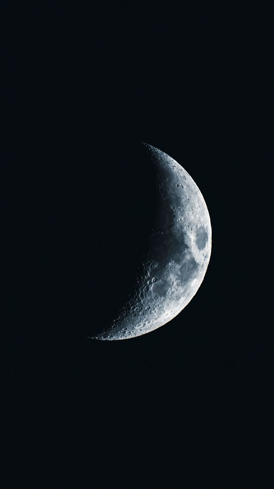 Crescent moon in a black sky