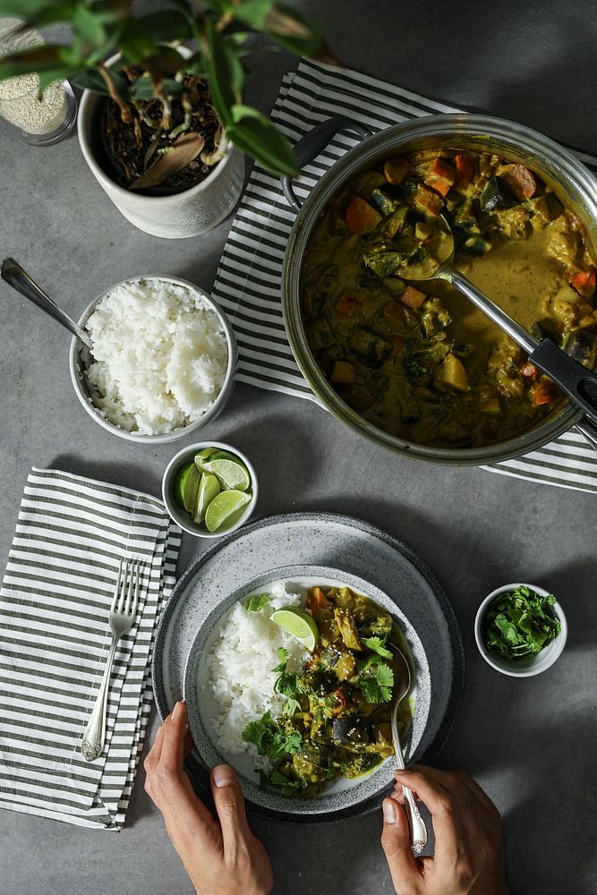 Vegan vegetable curry with rice