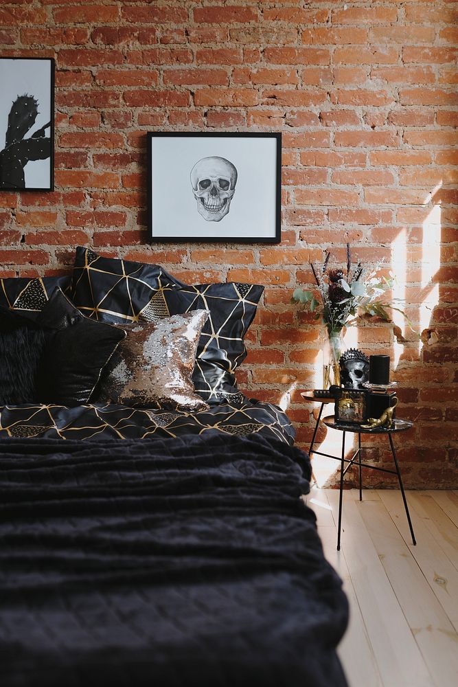 Bedroom decorate with black bedding and skulls