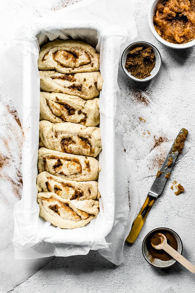 Unbaked yeast apple cake food photography recipe idea