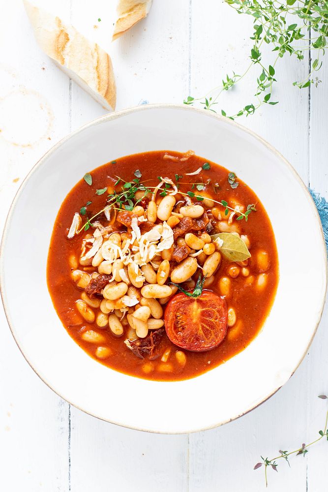 White beans cooked in homemade tomato sauce