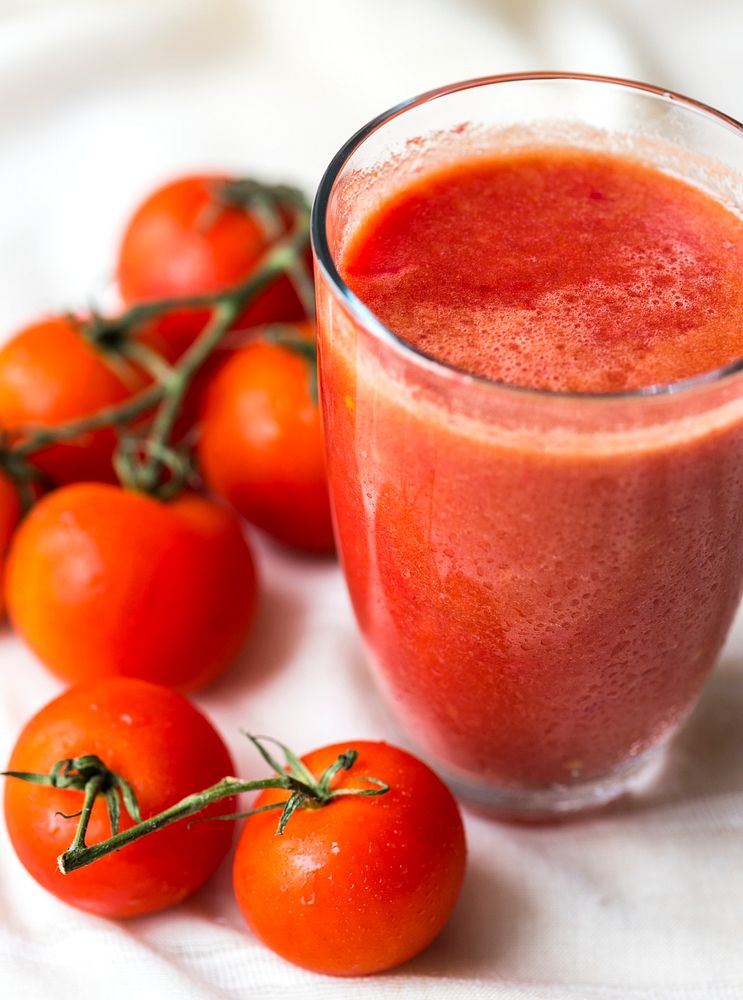 Fresh tomato juice macro shot