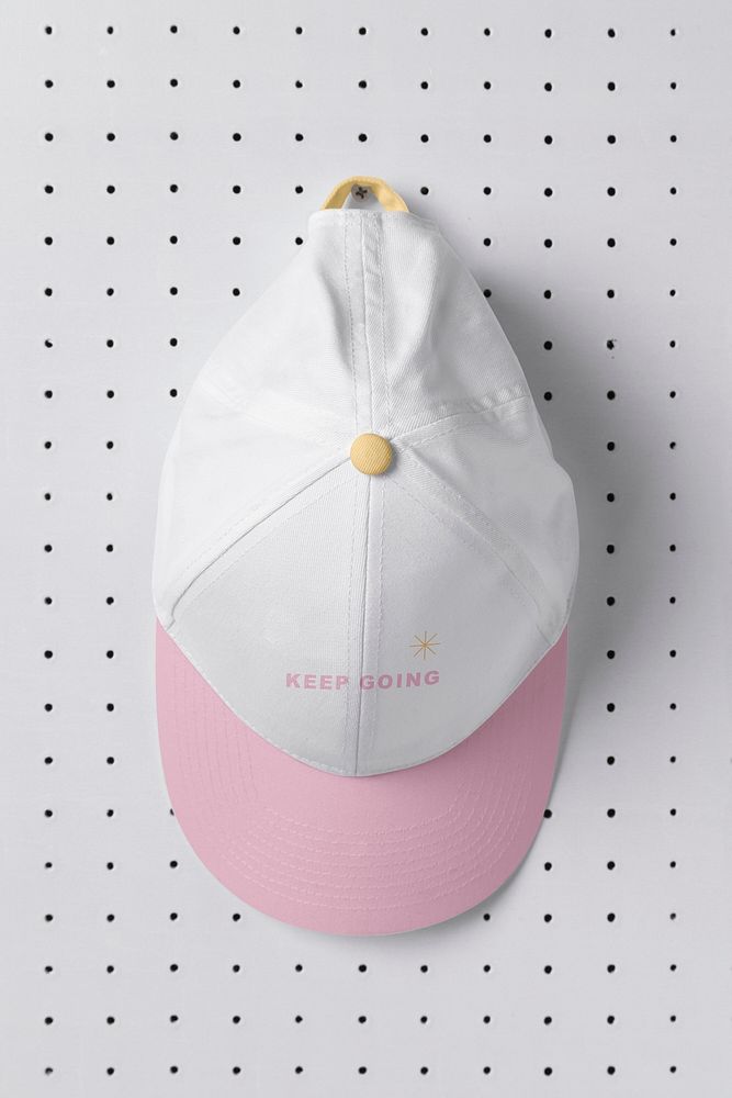 Snapback cap mockup, streetwear fashion in white realistic design psd