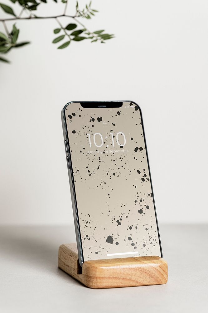 Mobile screen mockup psd, on wooden stand