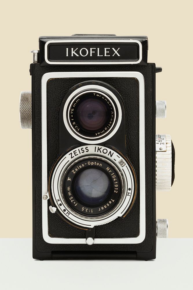 Vintage Ikoflex 12mm film camera. JANUARY 20, 2020 - BANGKOK, THAILAND