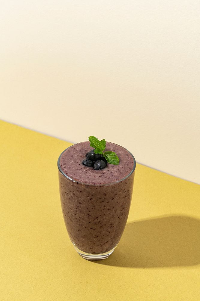 Fresh blueberry and acai smoothie