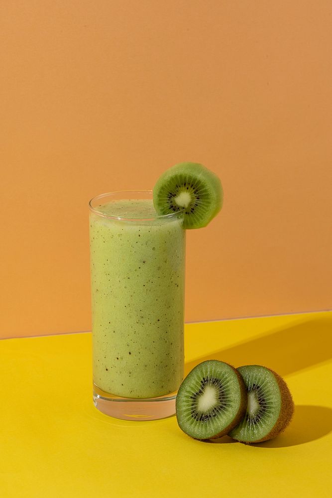 Fresh and healthy kiwi smoothie drink