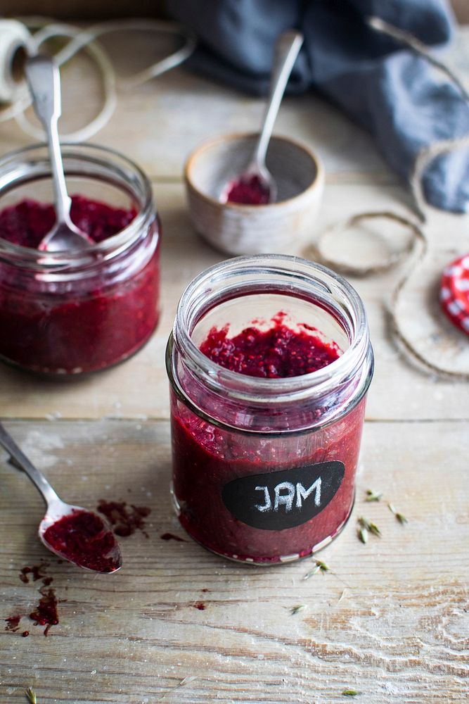 Homemade berry jam recipe idea