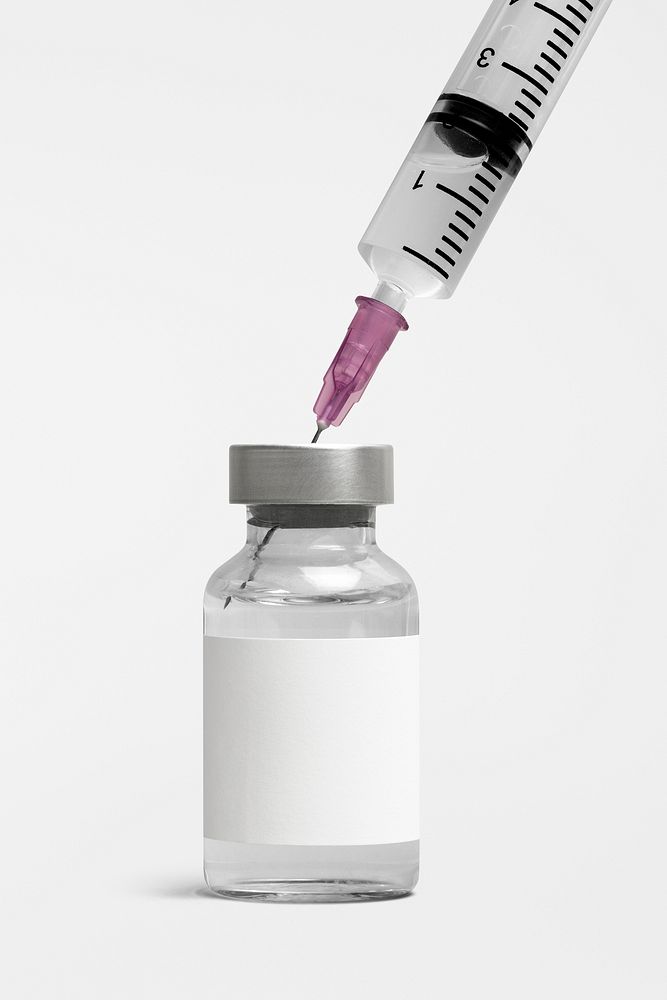 Injection glass bottle label mockup psd with syringe