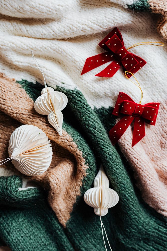 Christmas ornaments on a knitted blanket 