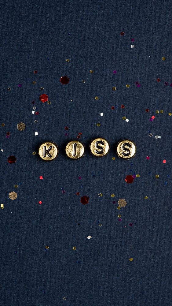 Gold kiss alphabet letter beads