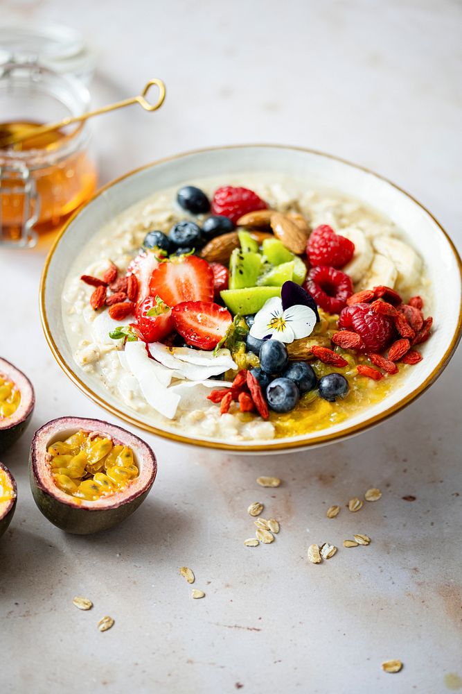 Healthy oatmeal recipe with fruits and nuts