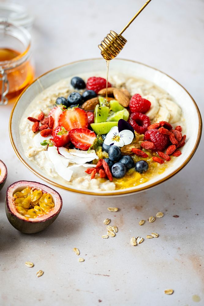 Healthy oatmeal recipe with fruits and nuts