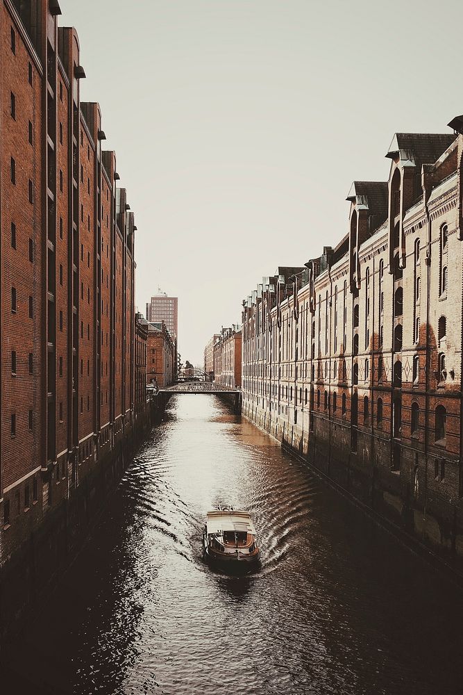 Free Hamburg canal image, public domain CC0 photo.