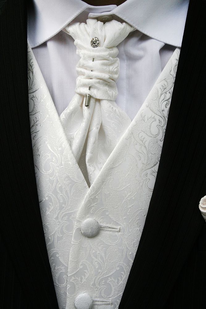 Groom's wedding suit, free wedding public domain CC0.