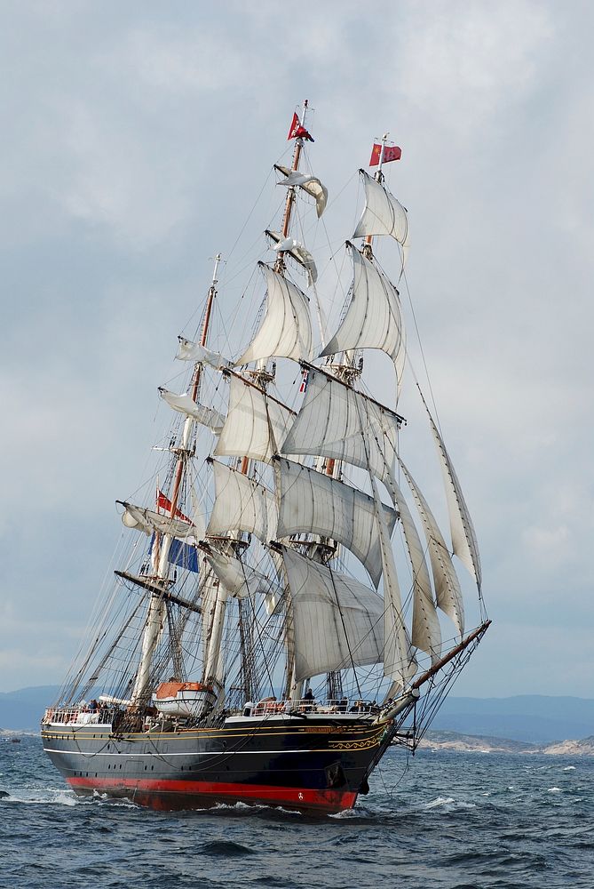 Free tall ship in the ocean image, public domain CC0 photo.