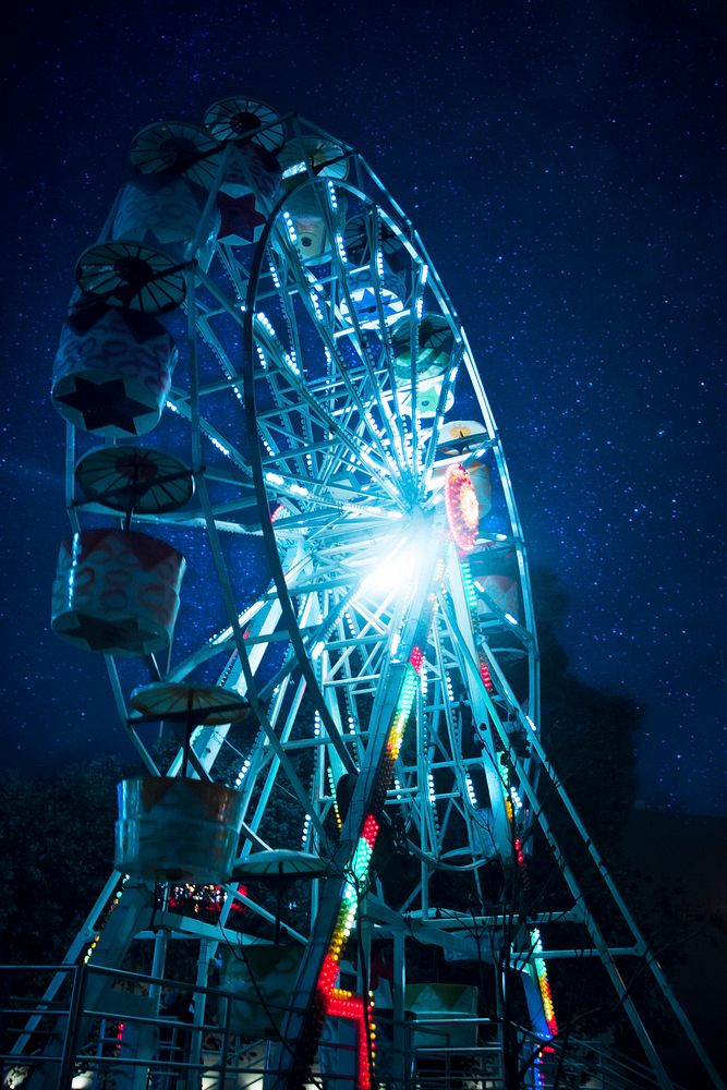 Free ferris wheel image, public domain amusement park CC0 photo.