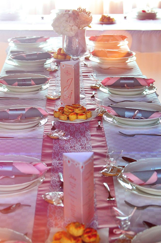 Free wedding table setup image, public domain CC0 photo.