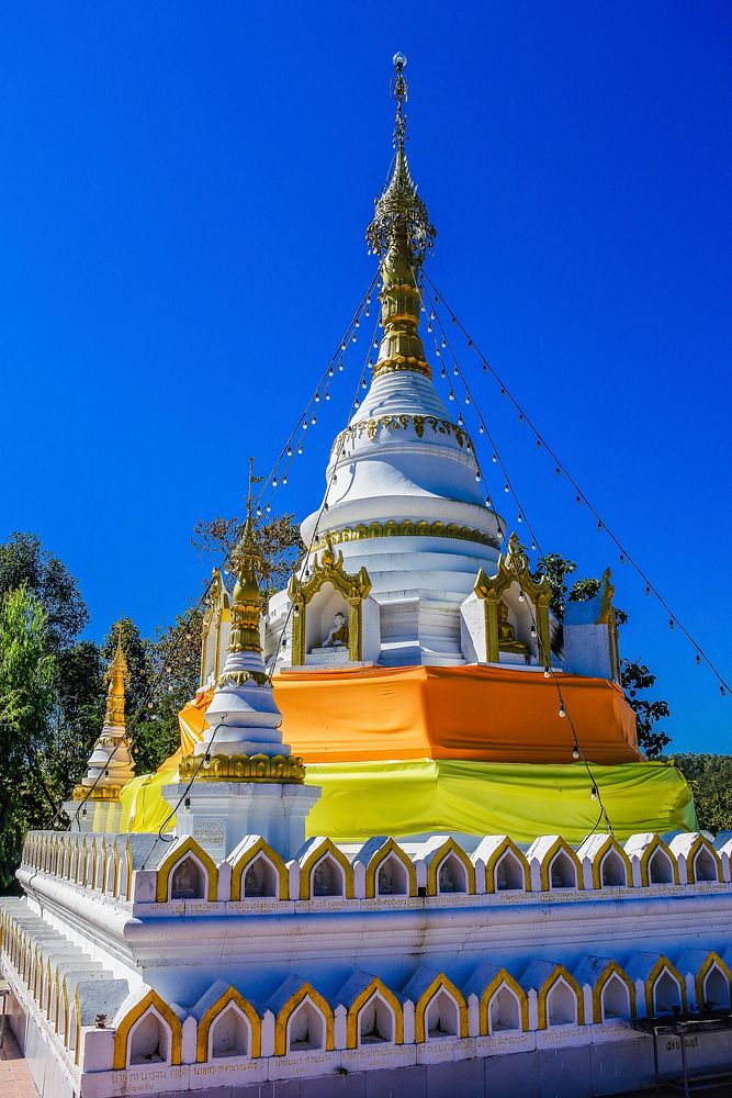 Buddhist temple, shrine, pagoda in Asia, free public domain CC0 photo.