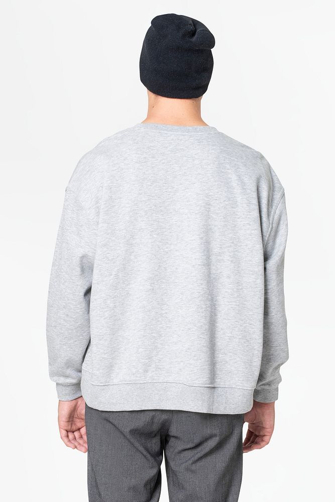 Sweater mockup psd with beanie men&rsquo;s casual wear