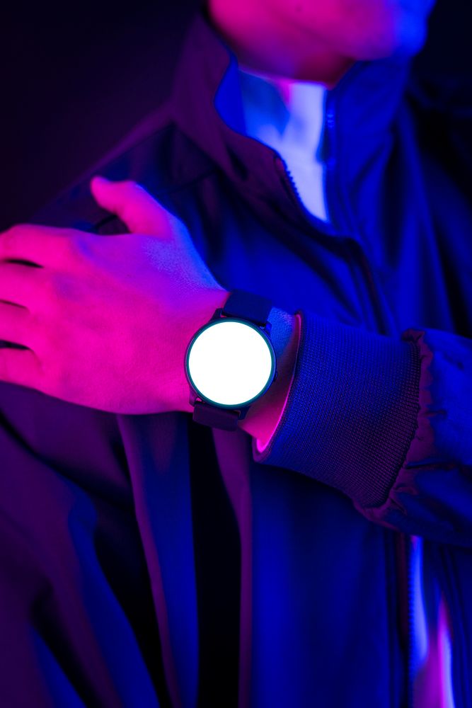 Man wearing smartwatch mockup psd wearable gadget