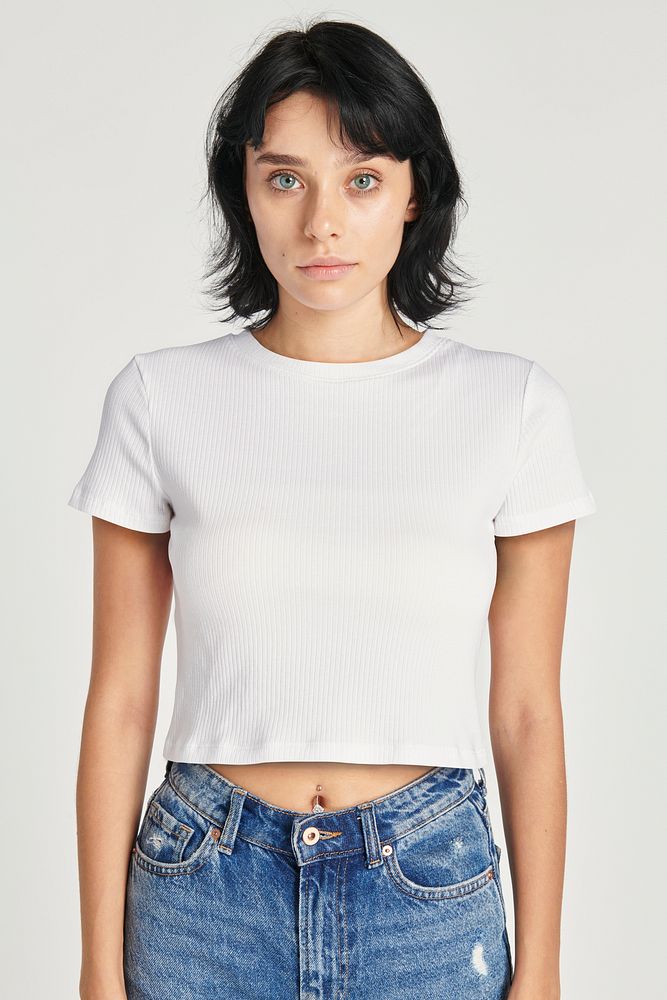 Women's crop top and high waisted jeans 