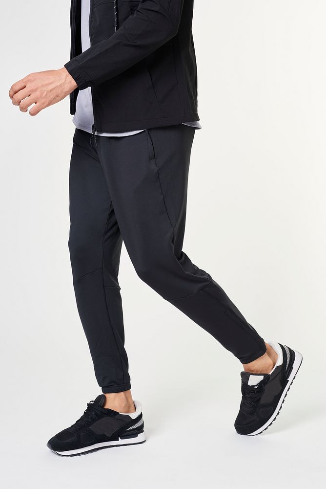 Men's black jogger pants outfit 