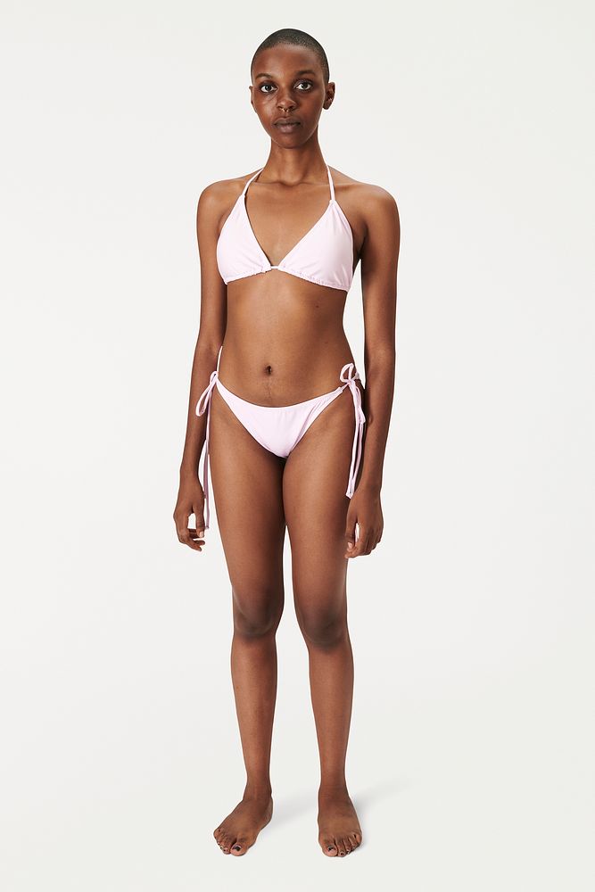 Black woman in light pink bikini psd mockup
