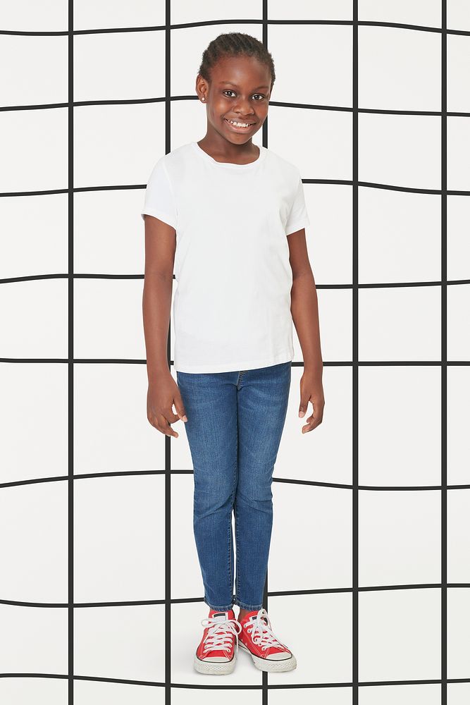 Psd black girl in t-shirt and jeans full body mockup