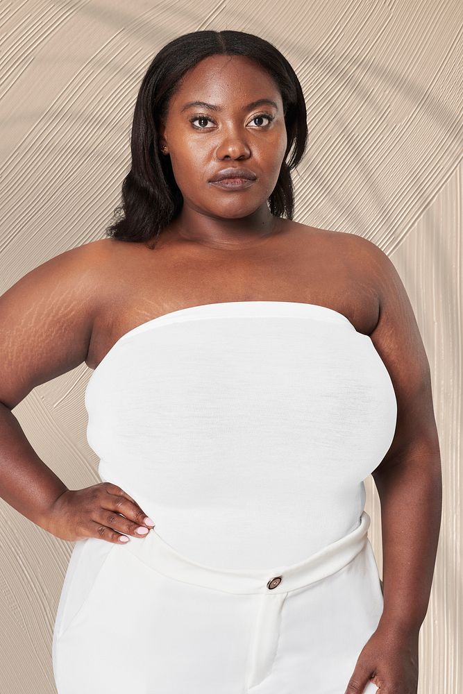 Curvy woman psd strapless white top mockup apparel studio shoot