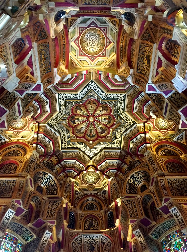 The ceiling of the Arab Room in Cardiff Castle. Original public domain image from Wikimedia Commons