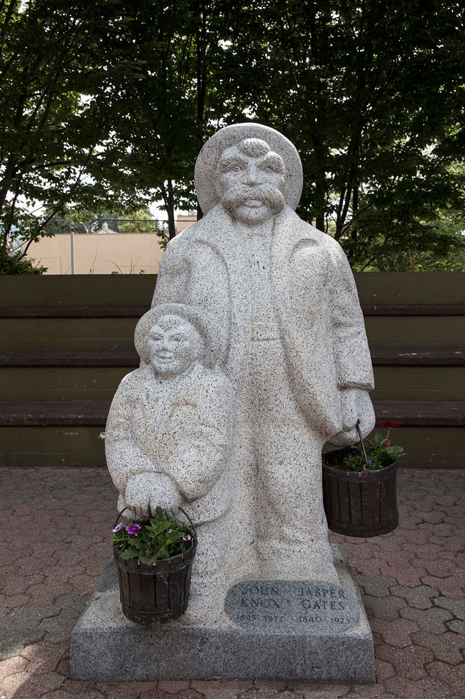 Sculptor Tracy Powell's 2005 "Grandpa and Me" statue in Mount Vernon, Washington, depicts Jasper Gates and his grandon, John…