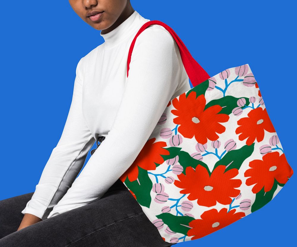 Tote bag mockup, female model