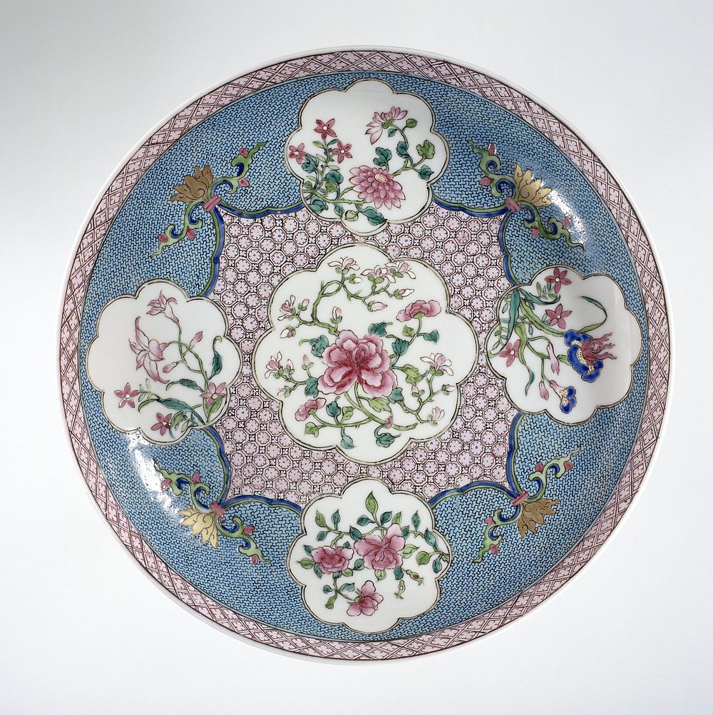 Saucer-dish with flower sprays in shaped panels on a diaper-pattern ground (c. 1730 - c. 1745) by anonymous