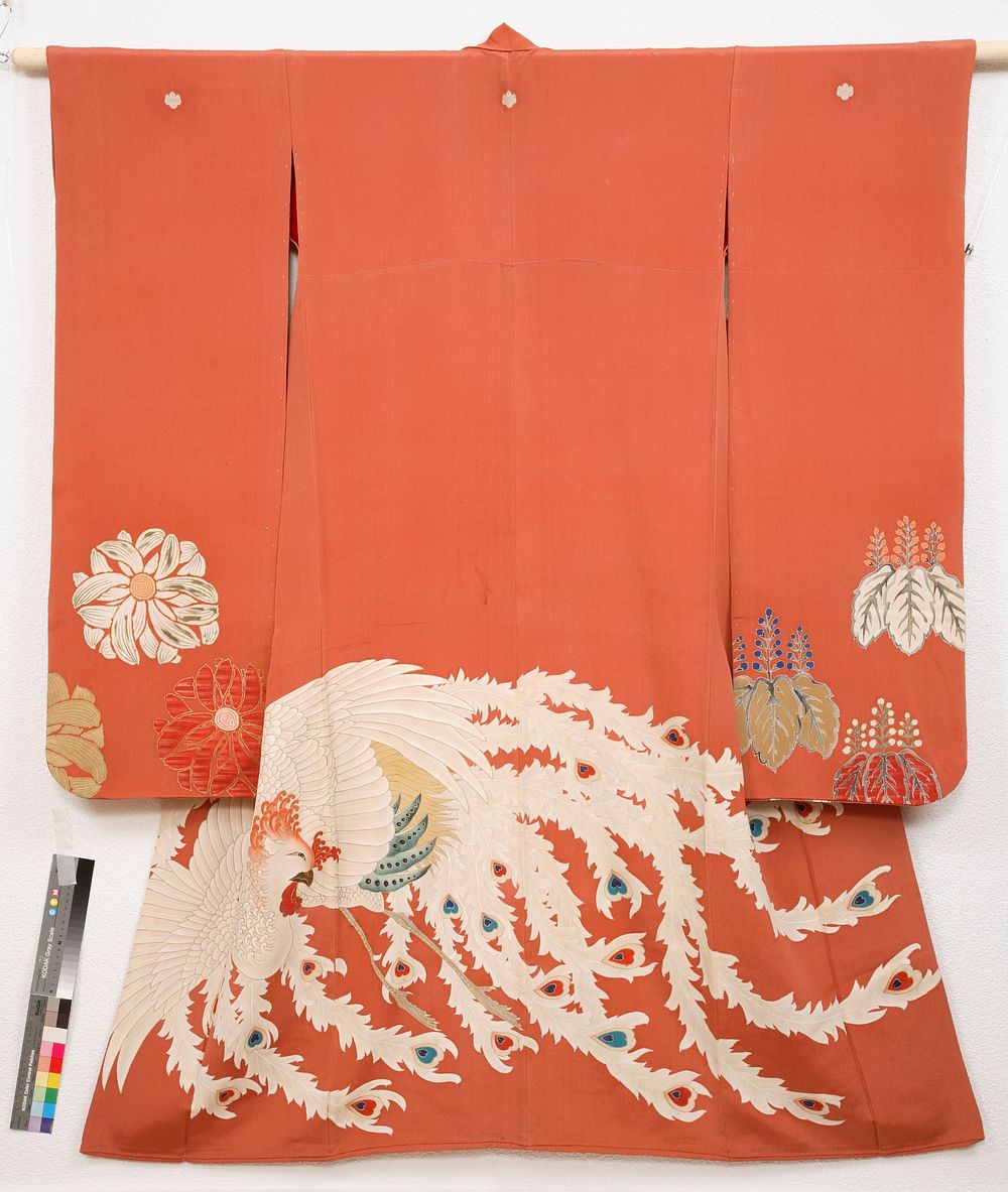 Kimono with a Mythical Hoo Bird (c. 1920 - c. 1940) by anonymous